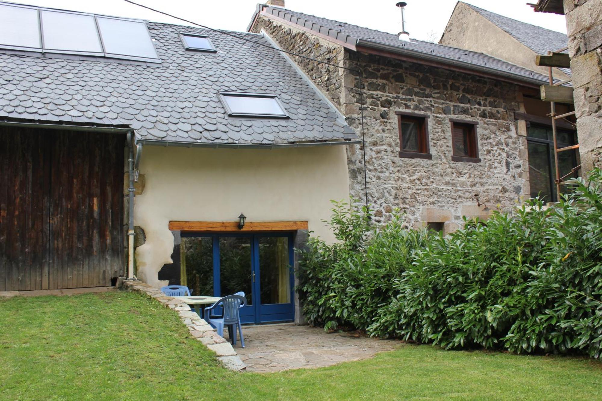 Au Coeur Des Volcans D'Auvergne Ceyssat Exteriör bild